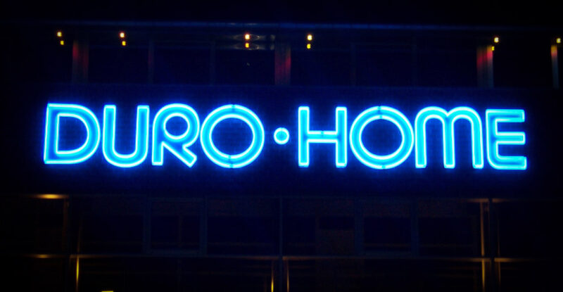 Neons (2)